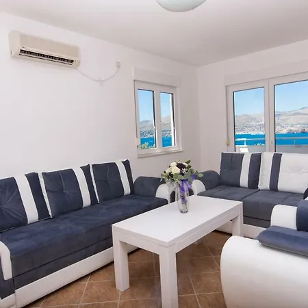 Apartman Tomislav Apartment *
